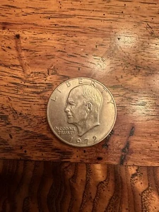 1972 P Eisenhower Dollar Circulated US Mint Coin Ike! - Picture 1 of 3