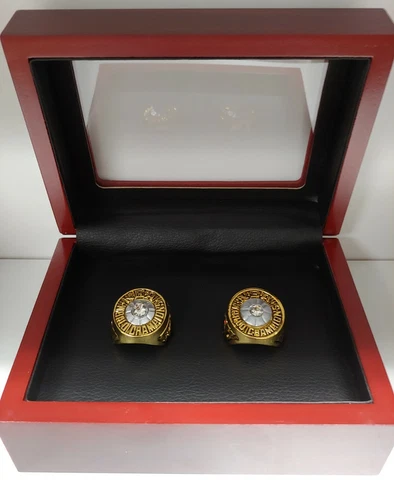 New York Knicks - Championship 2 Ring Set With Wooden Display Box. Reed Barnett Cover