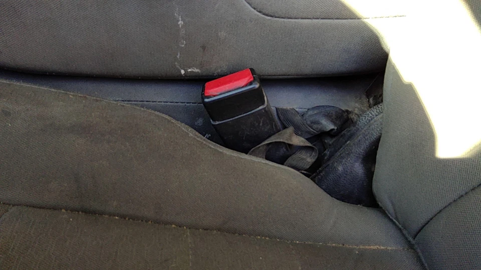 2013-2018 Dodge Ram 4500 левый передний ремень безопасности ресивер пряжка оригинальный серый X8 - Изображение 1 из 4