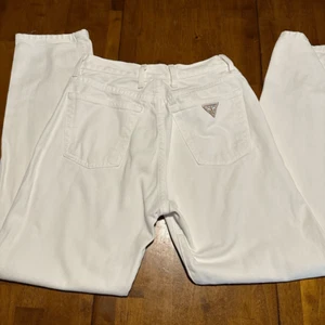 Vintage Guess High waisted White Denim Mom Jeans USA Made Women’s 25x28 - Picture 1 of 12