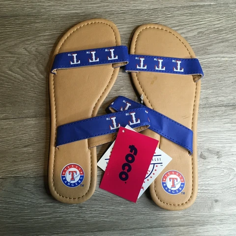 FOCO Womens Medium Sandals Texas Rangers Flip Flop Slip On Beige/Blue NWT Cover