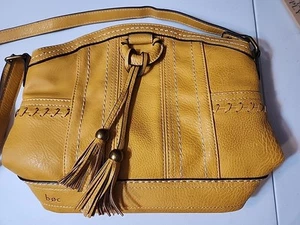 Boho Born Concept Crossbody Adj. Schultertasche Handtasche dunkelgelb/gold Quaste Boho - Bild 1 von 14