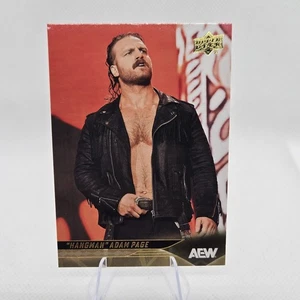 2025 AEW Upper Deck Hangman Page Gold Parallel - Foto 1 di 2