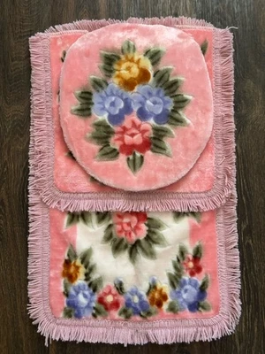 Juego de baño floral con flecos rosa vintage alfombra cubierta de asiento de inodoro núcleo de cabaña Foto 1 de 4