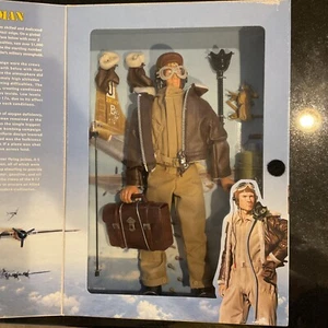 Hasbro GI Joe Classic Collection B-17 1997 bombardero tripulación fuerzas de la Segunda Guerra Mundial NUEVO - Imagen 1 de 5