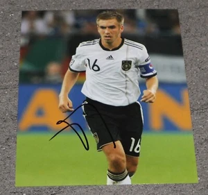 Philipp Lahm Firmado Personalmente a Mano Autógrafo 10X8 Foto Alemania Regalo - Imagen 1 de 2