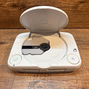 Consola Sony PlayStation One para piezas o reparación (no probada, sin alimentación) - Imagen 1 de 12