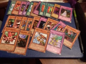 25 Collectible Yu-Gi-Oh Trading Cards - Picture 1 of 1