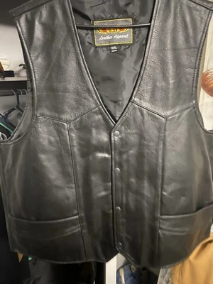 Chaleco de cuero para hombre Foto 1 de 2