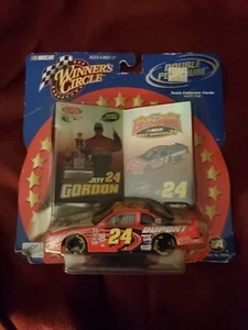 Jeff Gordon 2001 Winners Circle Dupont 1:43 Diecast Car Nascar Double Platinum - Picture 1 of 1