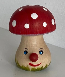 Alte Holzfigur Pilz Glückspilz Glücksbringer aus dem Erzgebirge 2673/22 - Bild 1 von 3