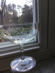 Schönes FINE ARTS ""Wildblume"" geätztes Kristall-Stielgeschirr - 1 Champagner-Coupé - Bild 1 von 5