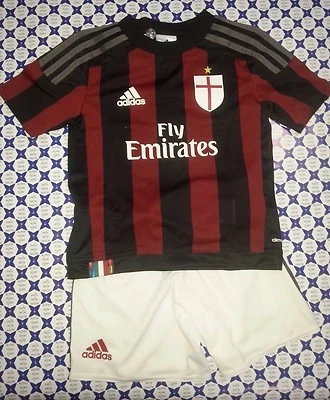 Set Adidas Milan Bambino/a 2015/16 - T-Shirt + Short Rosso/Nero Casa - S11840 - Immagine 1 di 2