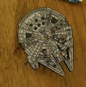 Star Wars Pin Millennium Falcon - Picture 1 of 4