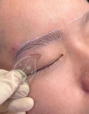 Plantillas de maquillaje permanente para cejas y delineadores de ojos Tear Drop EE. UU. Foto 1 de 2