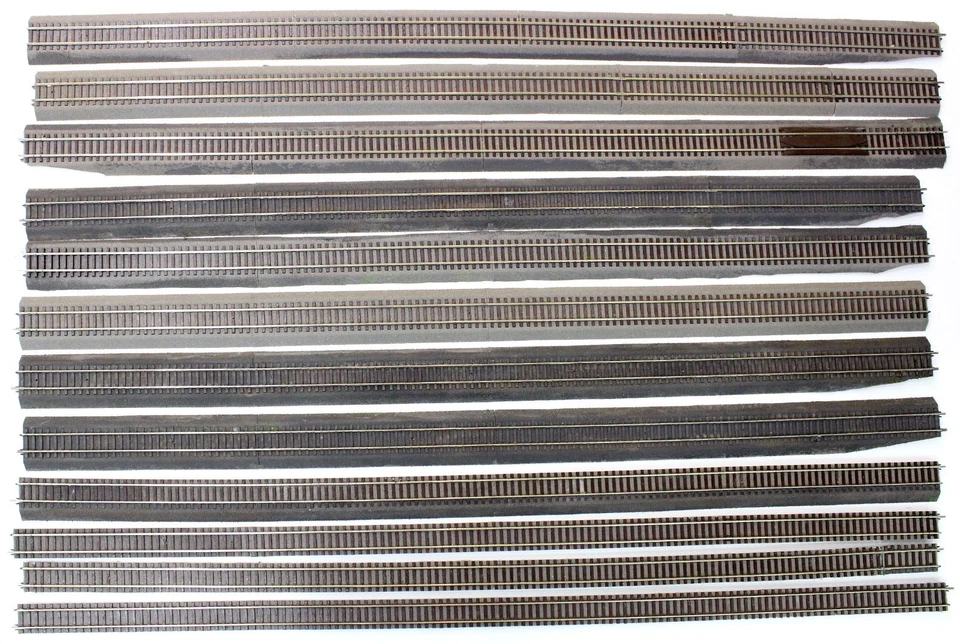 H0 Roco Line 42506 Bundle 12 x Straight Tracks (Length Max. 95 cm) - Image 1 of 1