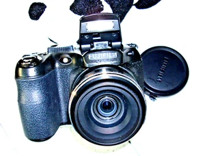 Cámara digital FujiFilm FinePix S1800 negra zoom 12,2 MP 18x - Imagen 1 de 14