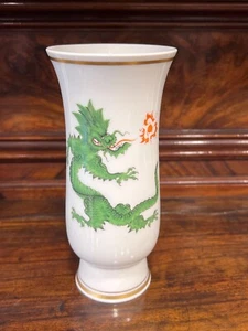 Jarrón de porcelana vintage Meissen Dresden antiguo dragón Ming verde primera opción - Imagen 1 de 7