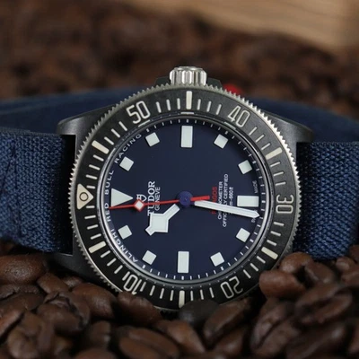 Tudor Pelagos FXD Alinghi Red Bull Racing | 2023 | Caja y papeles | Ref. 25707KN Foto 1 de 4