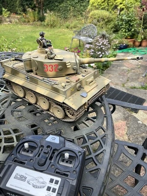 heng long 1/16 rc tiger 1 tank - Image 1 of 4