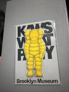 KAWS What Party Magnet Gelb Brooklyn Museum Selten Neu Sammlerstück - Bild 1 von 1