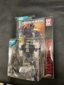 2015 Hasbro Transformers Generations Combiner Wars Rook Protectobot Deluxe Class - Picture 1 of 3