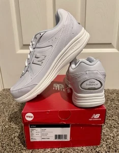 New Balance 577 V1 white lace up walking shoes sneakers Women’s Sz 9 Wide - Picture 1 of 7
