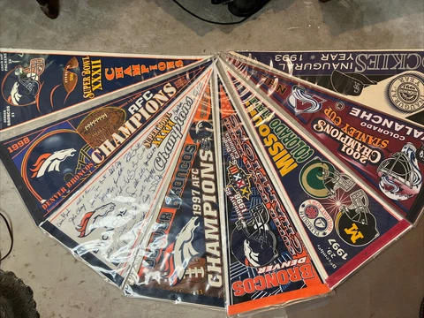 (8)  Pennants Denver Broncos Colorado Rockies, Colorado Avalanche Lot Cover