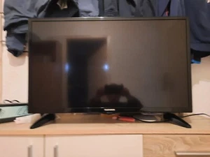 Gebrauchter Smart TV von Telefunken 32 Zoll Farbe Schwarz - Bild 1 von 4