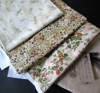 ЛОТ швейных тканей ИЗЯЩНЫЙ КОТТЕДЖ стиль цветы стрекозы все красивые - Изображение 1 из 3