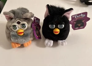 Juguete de peluche ""Good Pet"" y ""Done Sleep"" Furby Buddies 4"" nuevas etiquetas Tiger 1999 Duo 2 X - Imagen 1 de 15