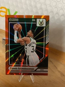 Pallacanestro Donruss 2024-25 #172 Giannis Antetokounmpo, Lazer arancione /125 - Foto 1 di 7