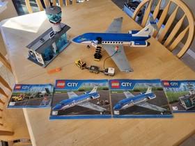 LEGO CITY: Airport Passenger Terminal (60104) Complete W/ Instruction (no box)