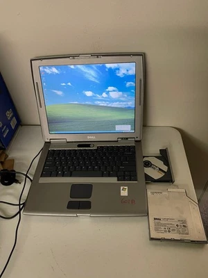 Dell Latitude Win XP porta parallela - porta seriale 9 pin - floppy RS232 e DVDRW #601B - Immagine 1 di 4