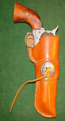Заказная желтовато-коричневая кожаная западная кобура подходит для Colt Single Action и аналогичных моделей. - Изображение 1 из 3