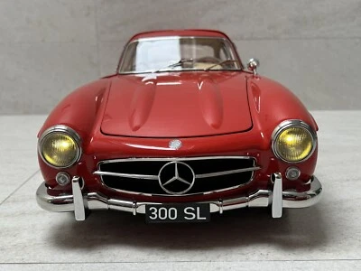 Ixo Collections Mercedes 300 SL 1/8 - Immagine 1 di 4