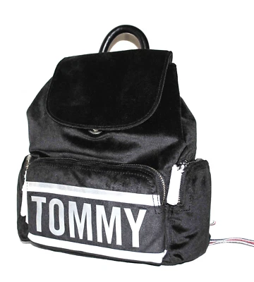 Mochila Tommy Hilfiger con solapa de terciopelo, negra Foto 1 de 4