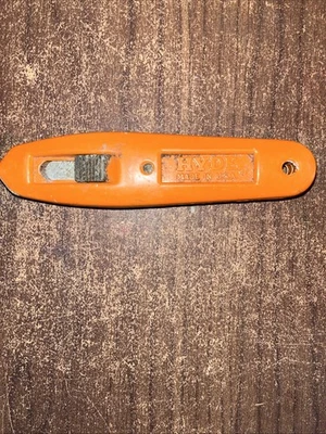 Faca utilitária auto-retrátil Hyde com mola - Imagem 1 de 3