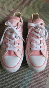 Converse pink/white stripe canvas trainers size 4~excellent - Picture 1 of 5