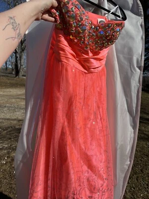 Vestido de graduación Foto 1 de 2