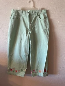 Pantalones para mujer Christopher & Banks Capris verde menta claro estampado de piernas calce relajado - Imagen 1 de 15