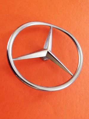 82-83-84-85-86-87-88-89-90-91 Mercedes Benz 560SEC-500SEC-380SEC emblema-insignia Foto 1 de 3