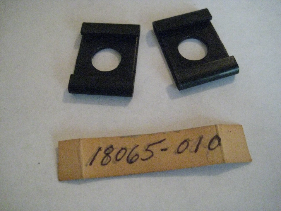 KAWASAKI KL250/KE250/KD175/KS1125/KE125/KM100 ISOLADORES TÉRMICOS DE EXAUSTÃO (2) NOS! - Imagem 1 de 1