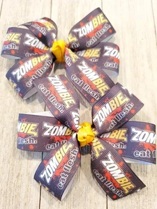 Set of two Halloween Bows Zombie Eat Flesh Subway Eat Fresh - Imagen 1 de 1