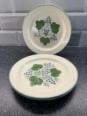 Poole Pottery - Vineyard - 3 x 26 cm Dinner Plates - Image 1 of 4