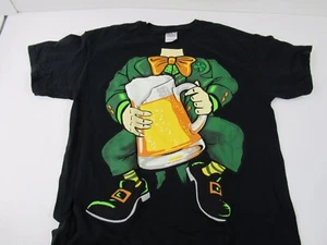 St. Patrick's Day Leprechaun Body Holding a Beer Black T-Shirt Size Med A15 - Picture 1 of 5