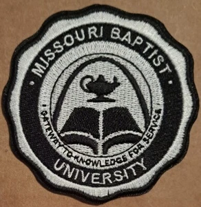 Siegel von Missouri Baptist University bestickt Bügelbild Patch - Bild 1 von 2