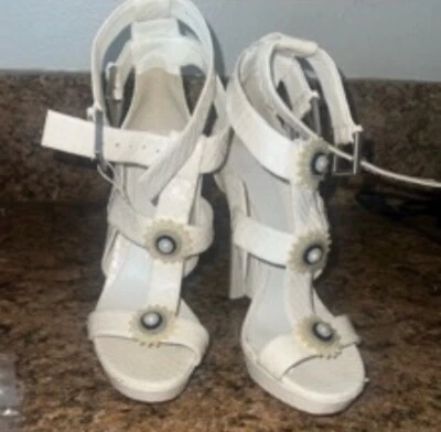 #LUXURY, #ALEXANDER MCQUEEN white leather open toe heels  size 10 - Image 1 of 4