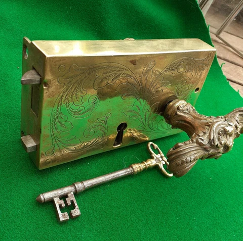 SUPERB ORNATE Original Georgian Antique  BRASS DOOR LOCK + Box Key  Working Cover
