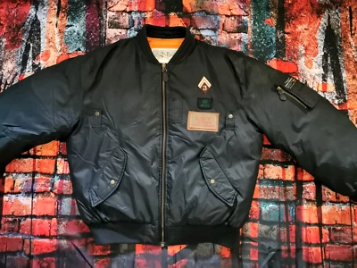 CHEVIGNON VINTAGE BOMBER MA1 DAUNEN JACKE SCHWARZ Grösse XL COMPANY COMMANDER - Bild 1 von 4